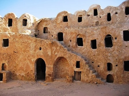 Khám phá khu hầm cổ của người Béc-be